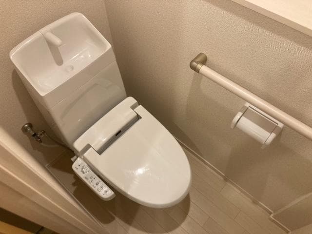 Room image 9