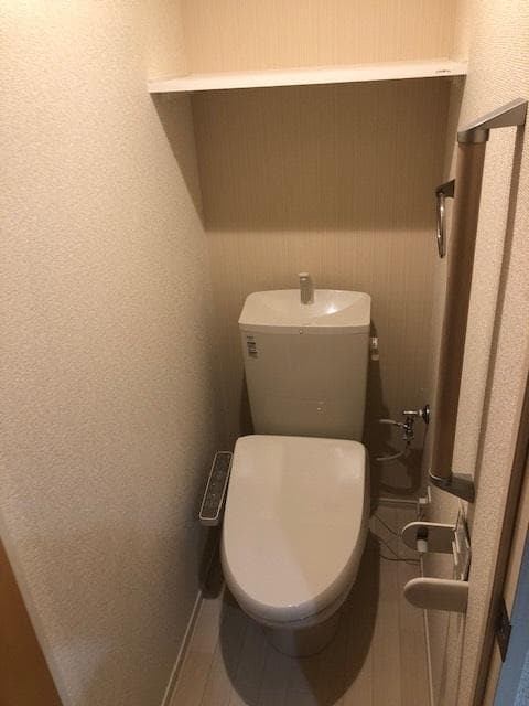 Room image 10