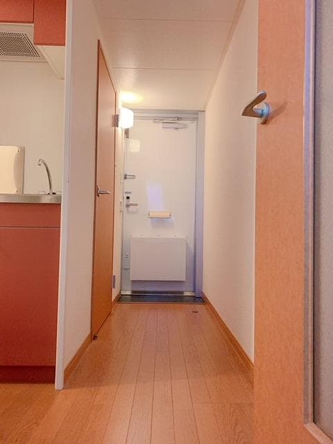 Room image 8