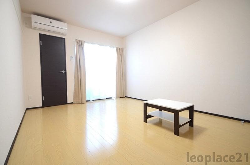 Room image 16