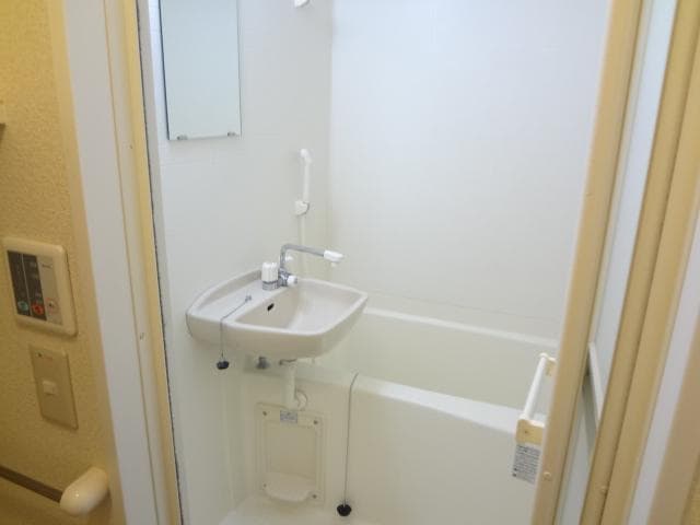 Room image 16