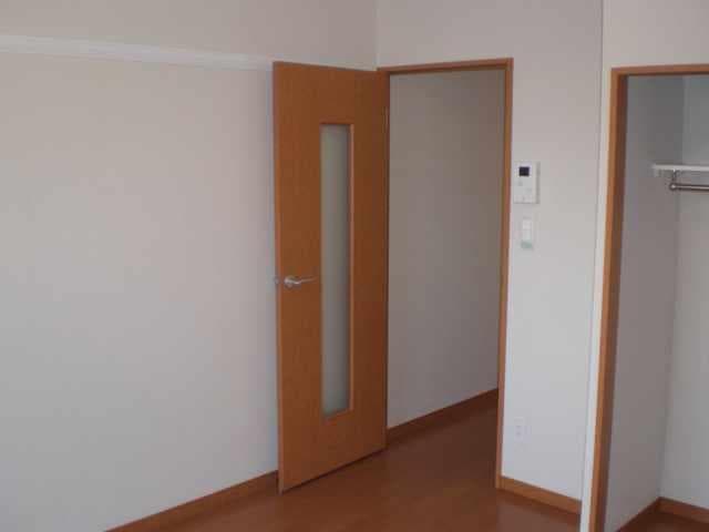 Room image 15