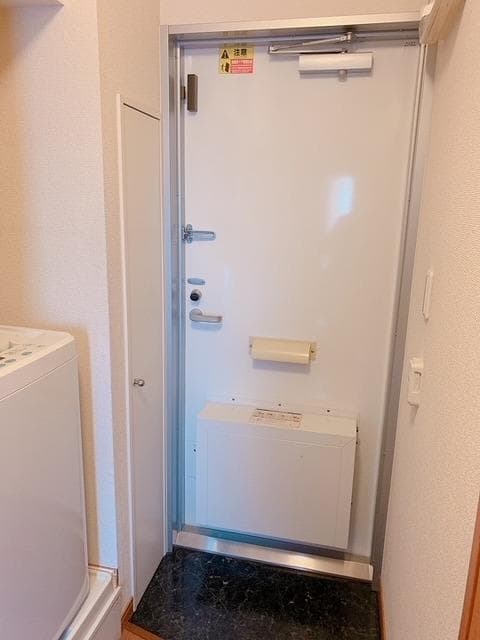 Room image 8