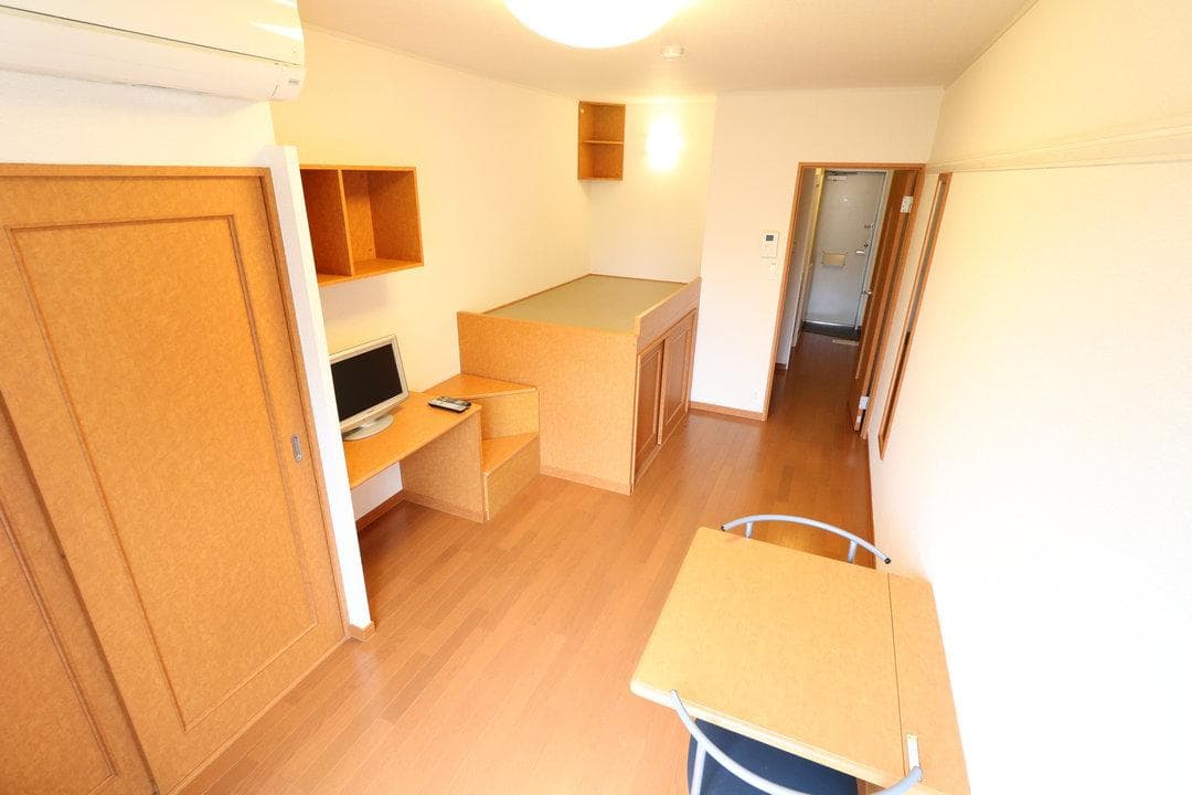 Room image 11