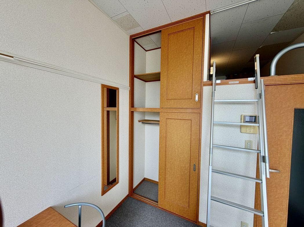 Room image 11