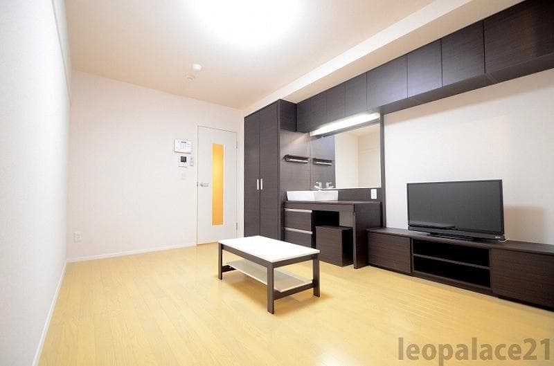 Preview interior of LEONEXT CREA Higashikan