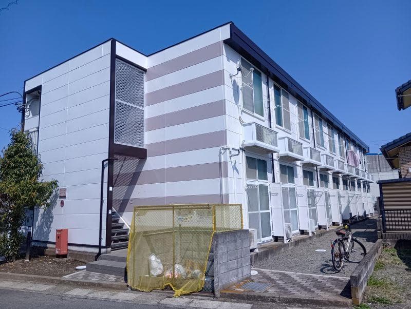 Main exterior of leopalace Iida