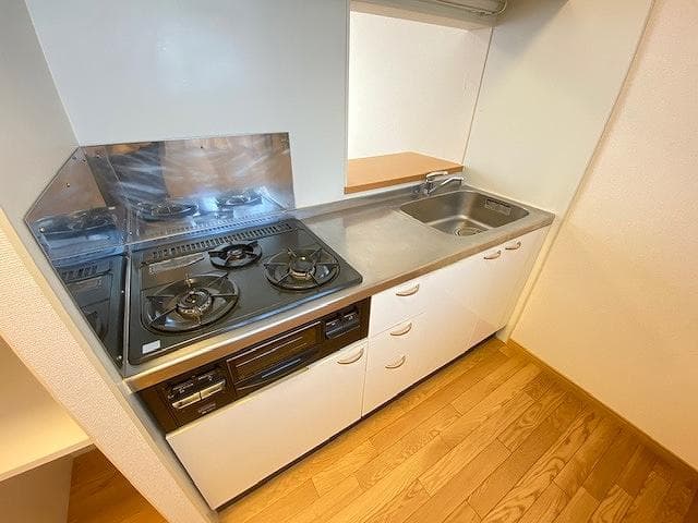 Room image 11