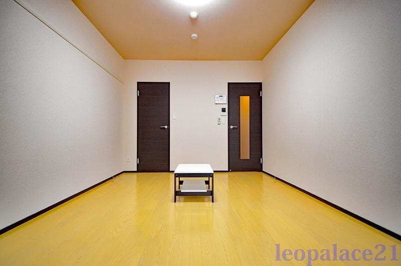 Room image 16
