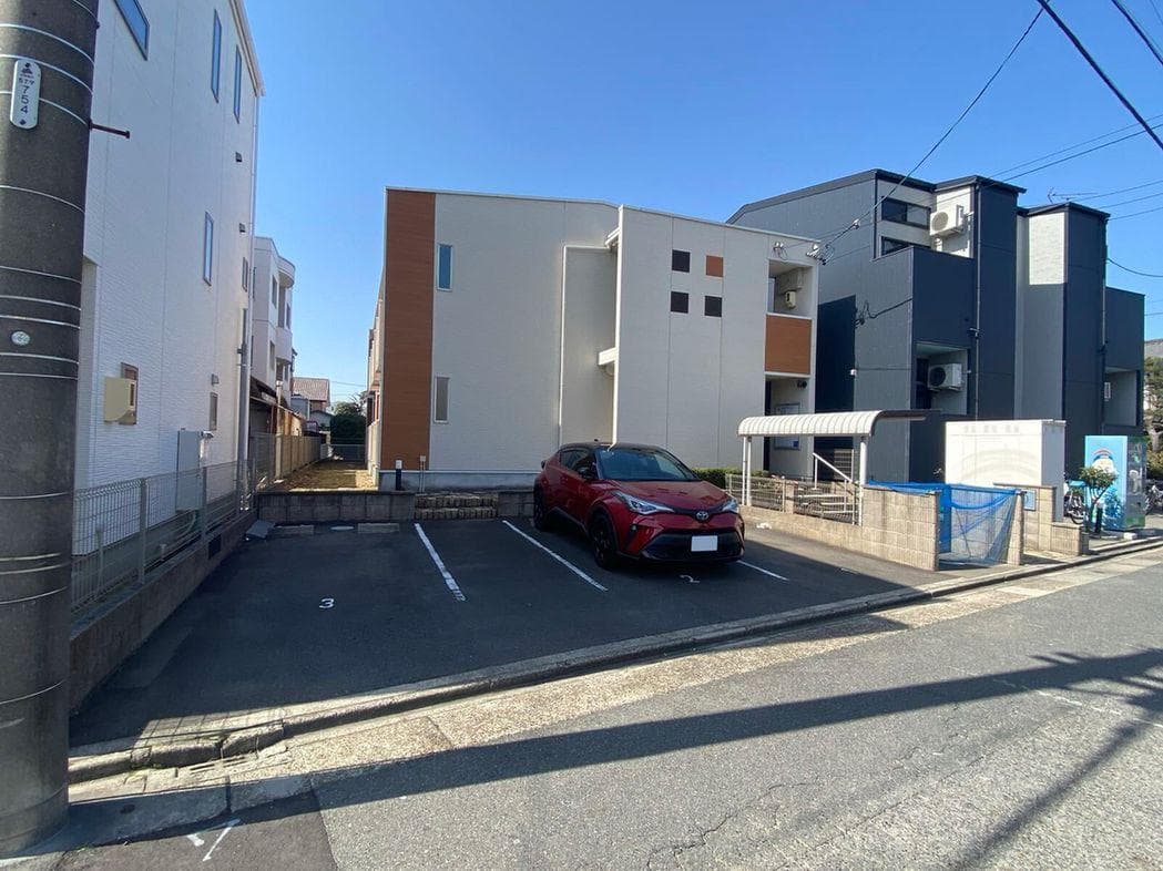 Main exterior of LEONEXT Meiwa