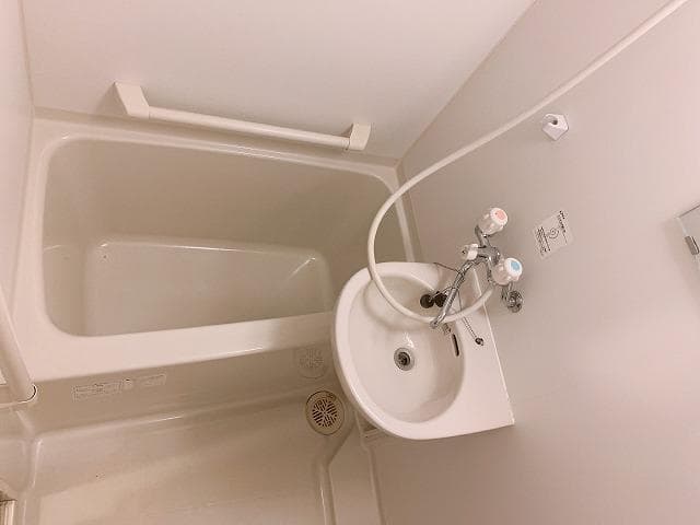 Room image 10
