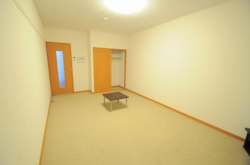 Room image 9