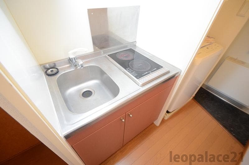 Room image 8