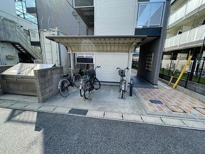 Room image 16