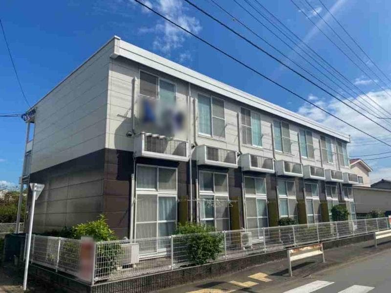 Main exterior of leopalace Nakazato