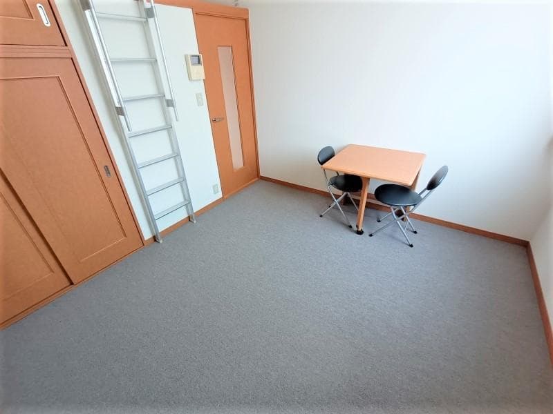 Room image 8