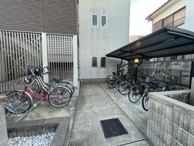 Room image 16