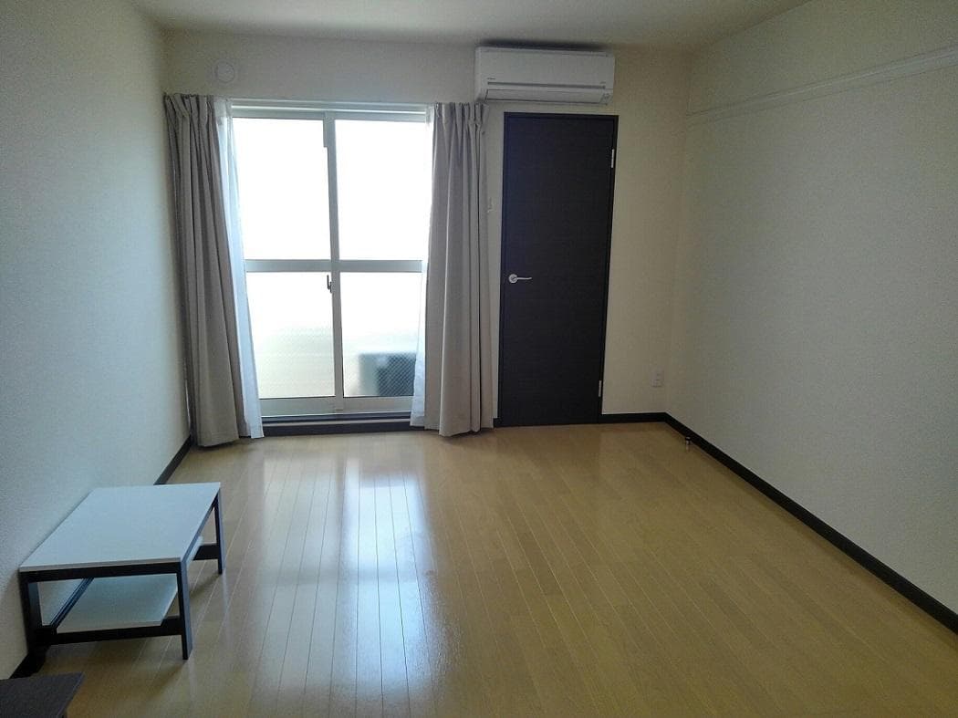 Room image 11
