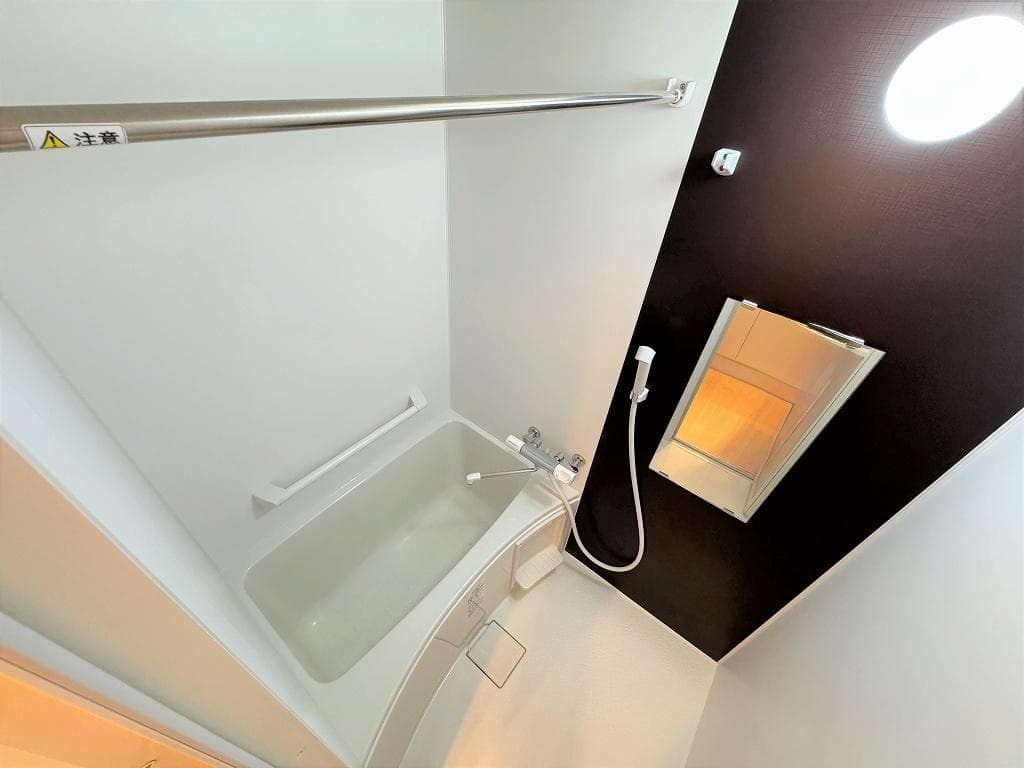 Room image 13