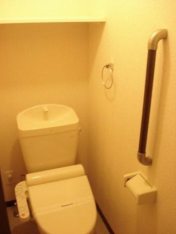 Room image 12