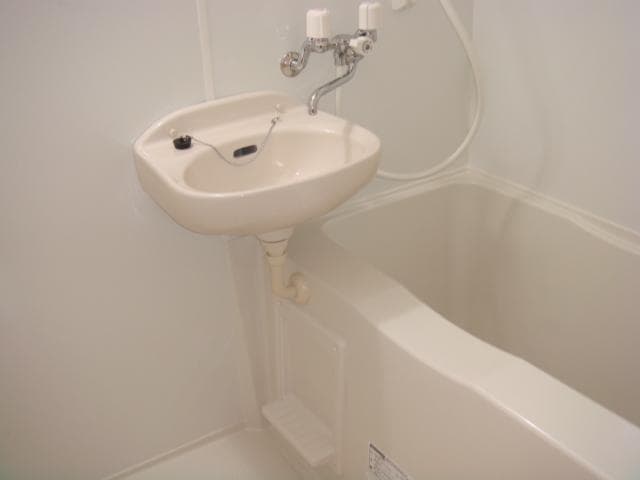 Room image 8