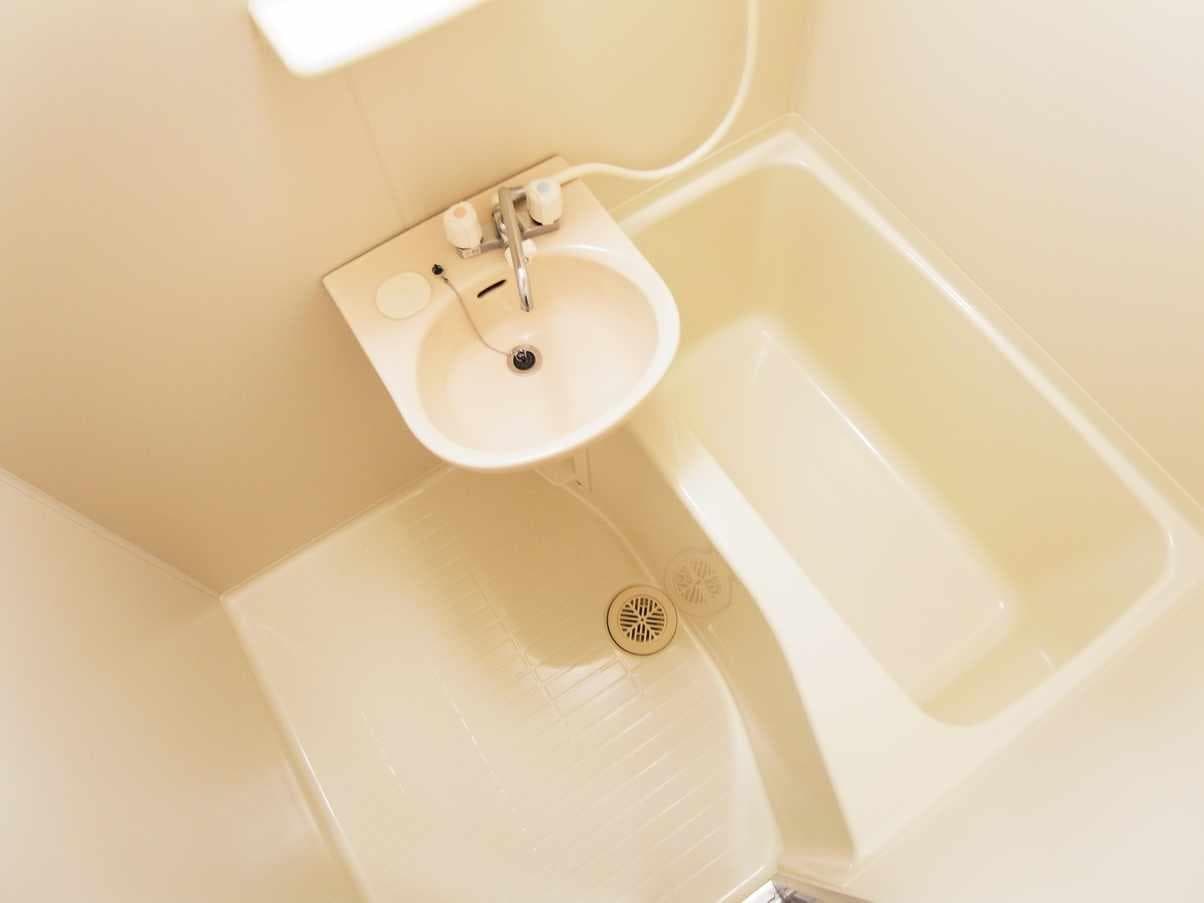Room image 8