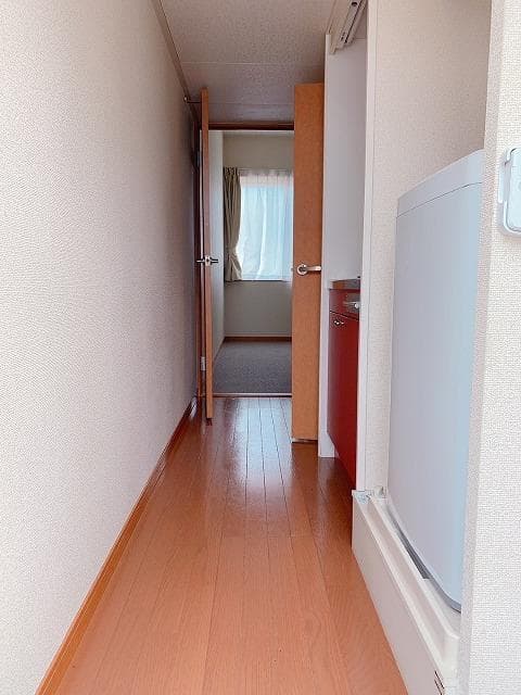 Room image 8