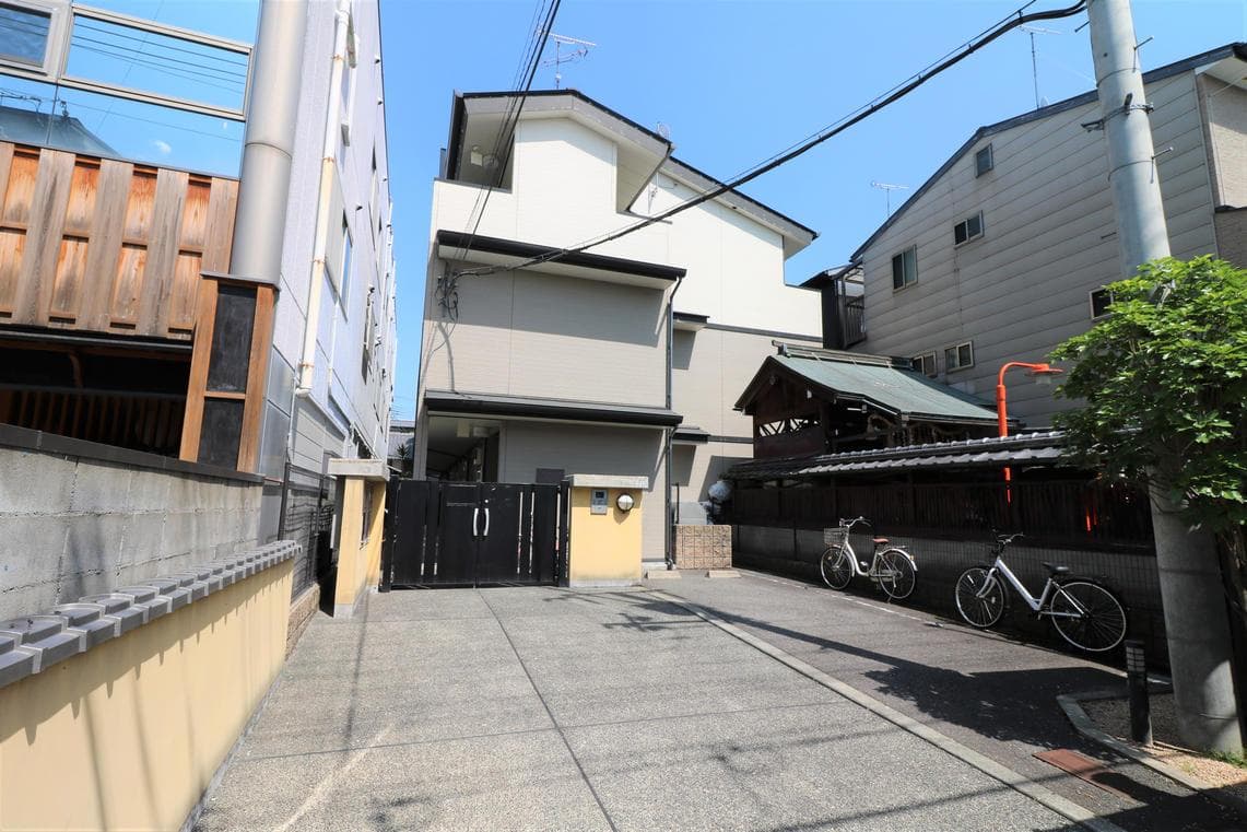 Main exterior of leopalace Premier Etoile