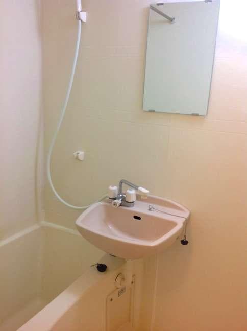 Room image 8