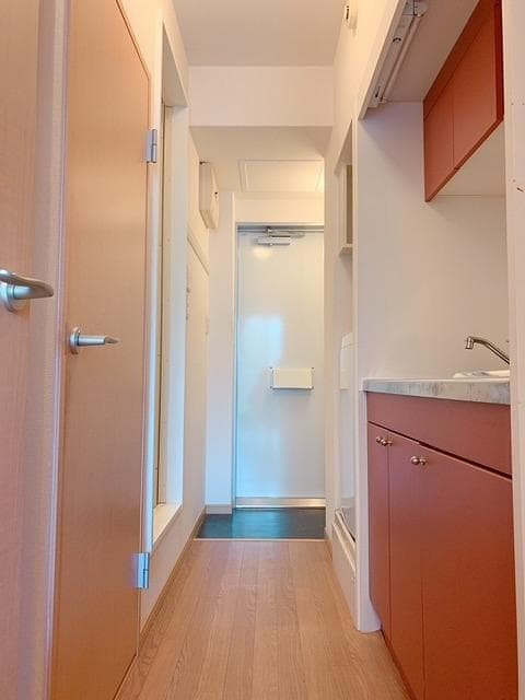 Room image 8