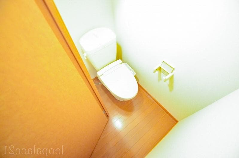 Room image 12
