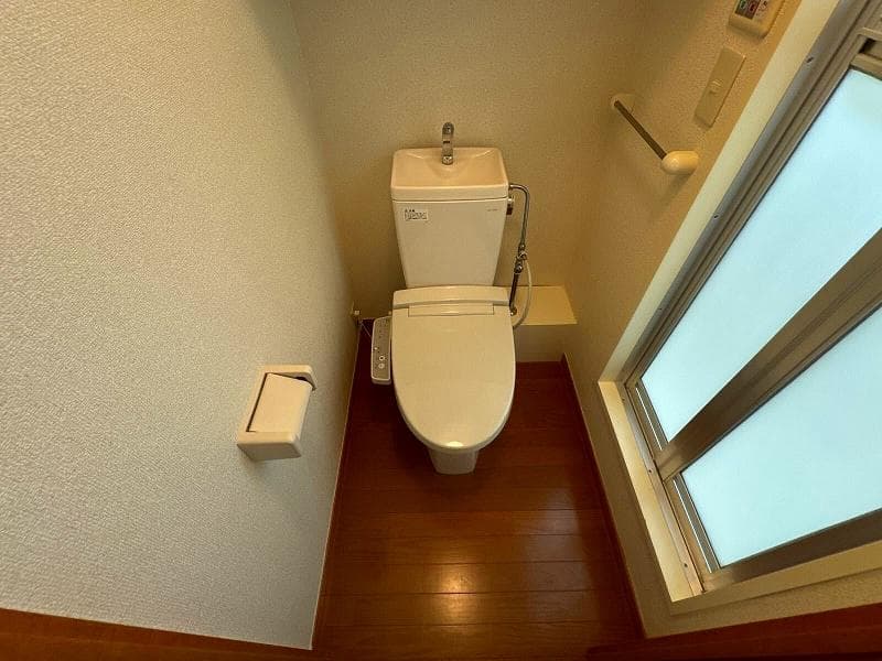 Room image 8