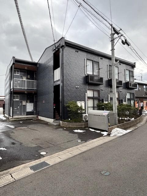 Main exterior of leopalace Chastity