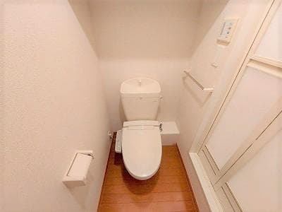 Room image 16
