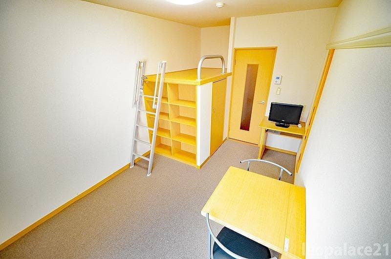 Room image 14