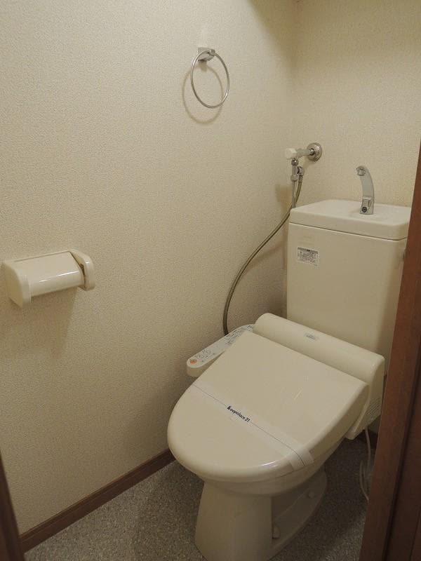 Room image 11