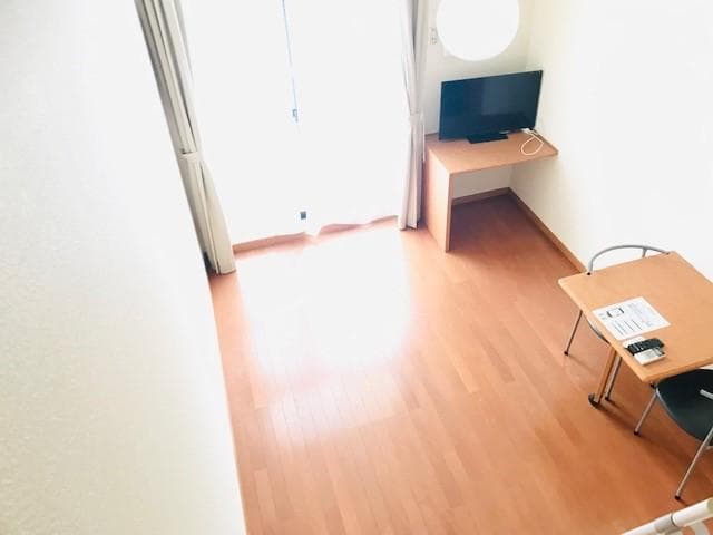 Room image 9
