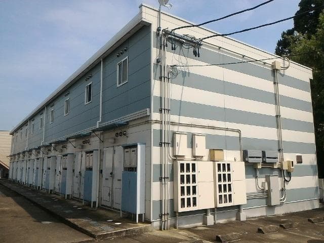 Main exterior of leopalace Wakana