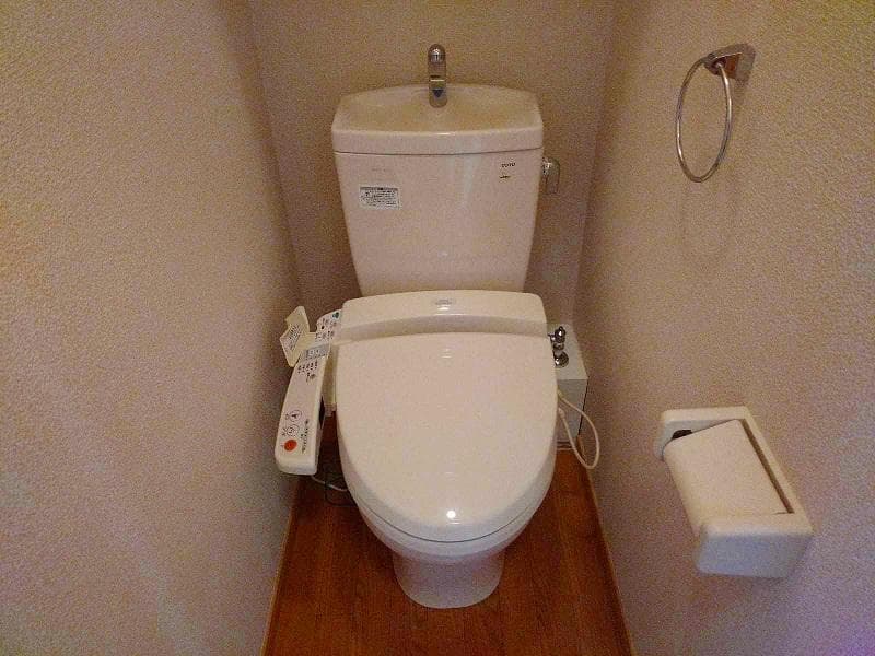 Room image 8