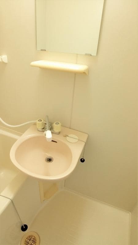 Room image 8