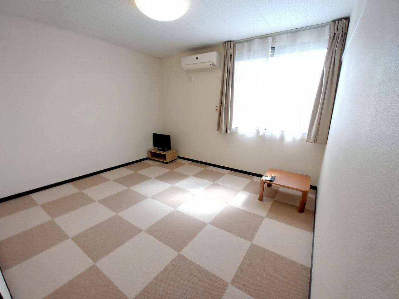 Preview interior of LEONEXT Plaisant Imaike