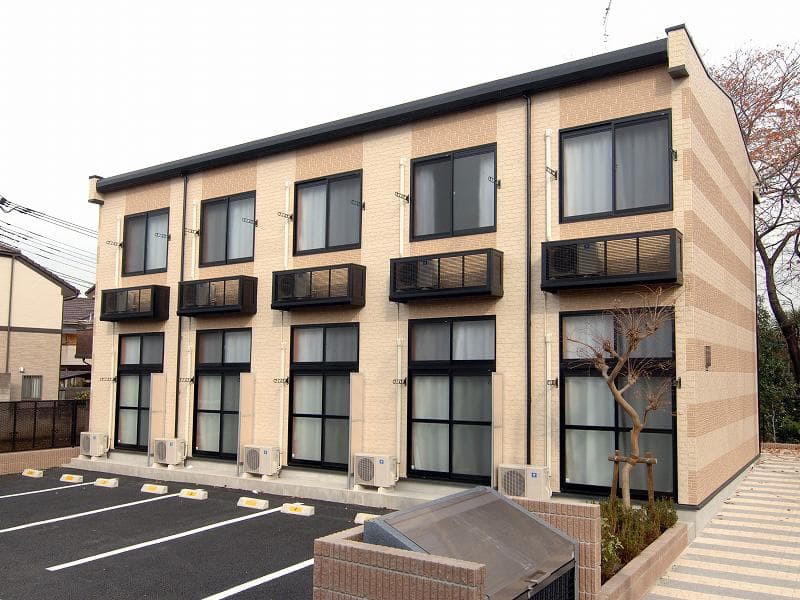 Main exterior of leopalace Laboua