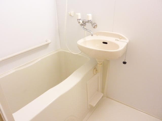 Room image 9