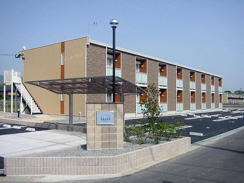 Main exterior of LEONEXT Hanamizuki