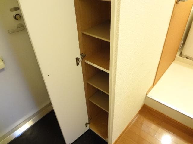 Room image 15