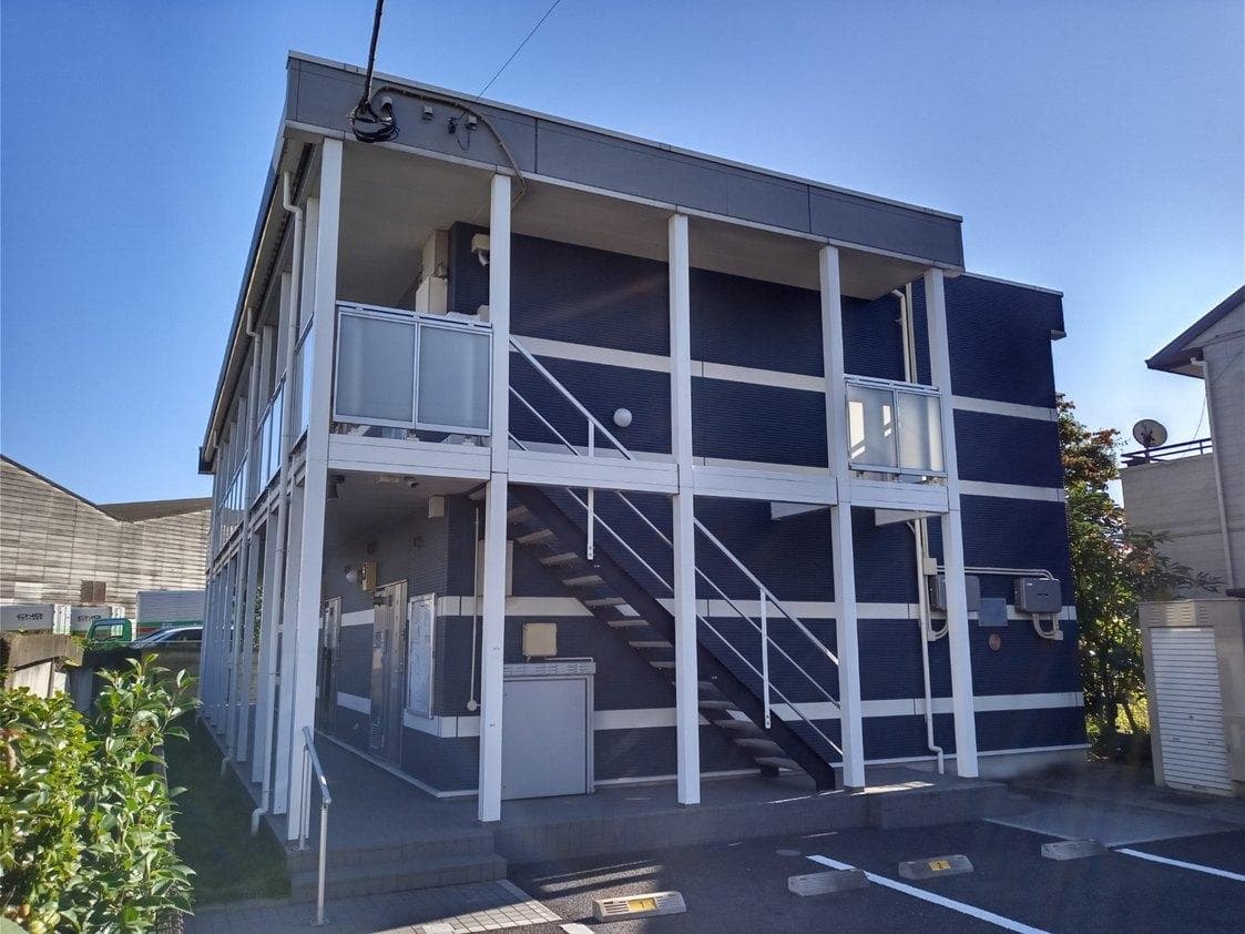 Main exterior of LEONEXT Francoise