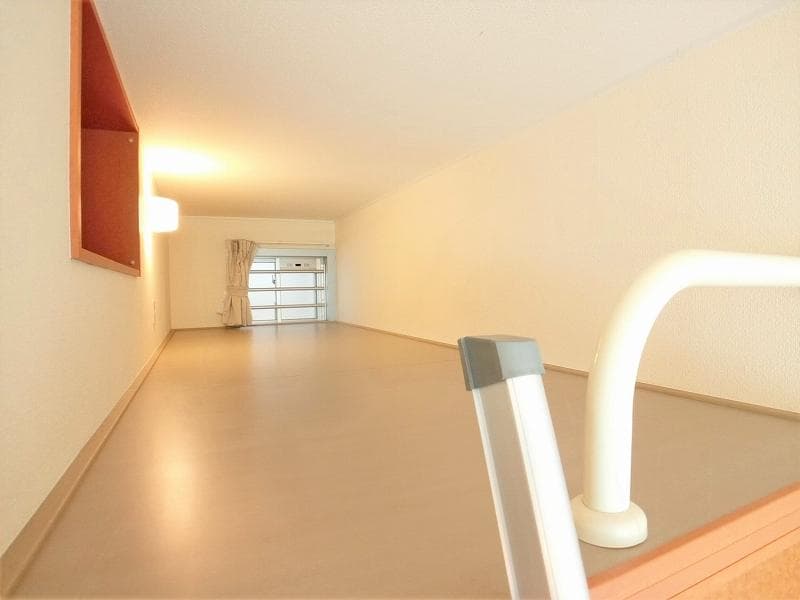 Room image 8