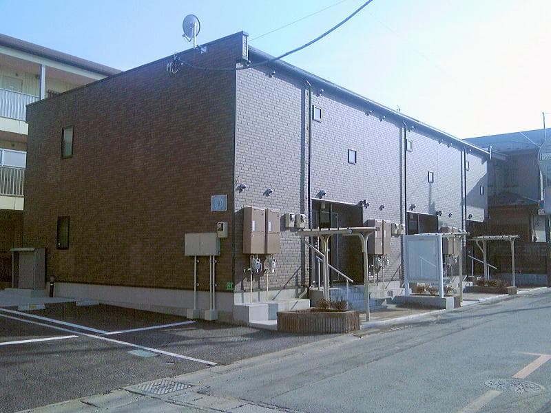 Main exterior of LEONEXT N