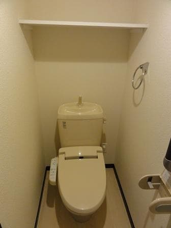 Room image 10