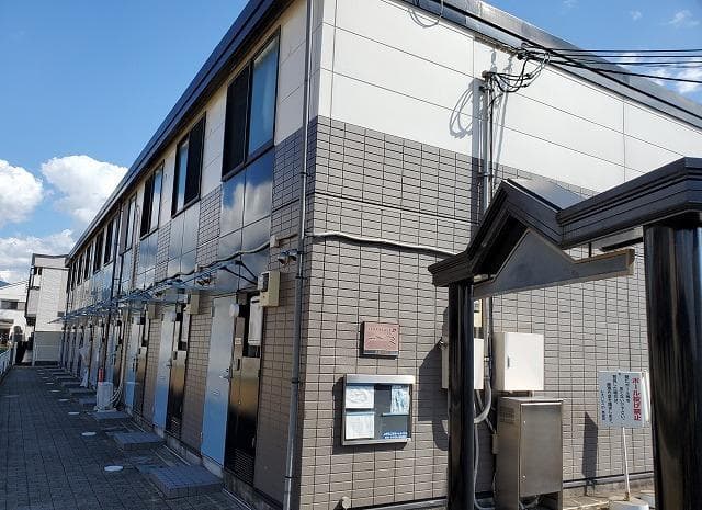 Main exterior of leopalace Roman 2000